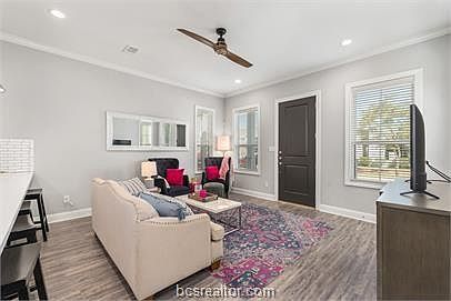 2nd image of 304 Redmond Dr APT 103