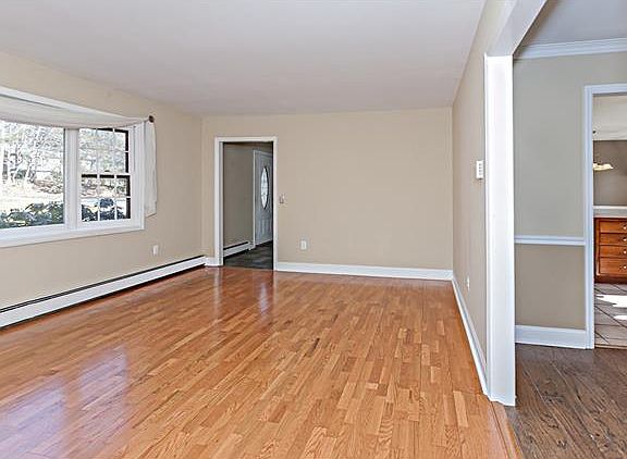 4th image of 87 Cali Dr