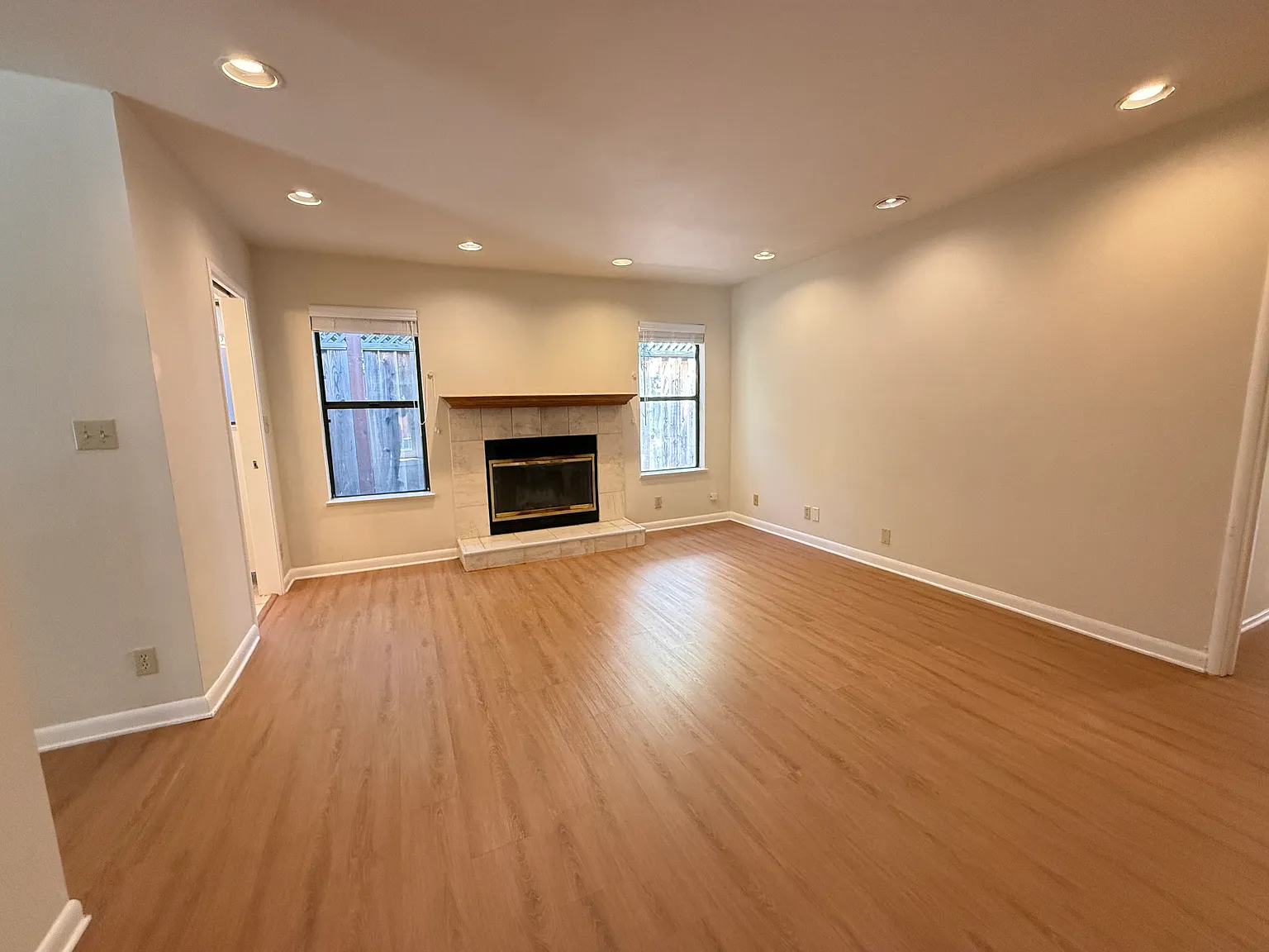4 bed, 2.5 bath, 2186 sqft, $8,500 — Photo 3