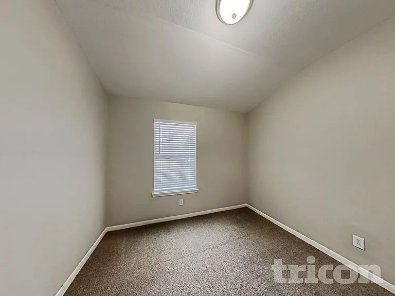 7711 Sapulpa Ln — Photo 10