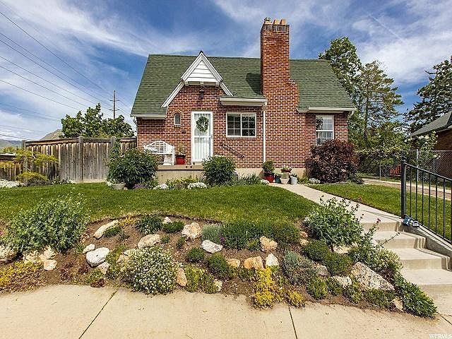 1st image of 851 S Amanda Ave