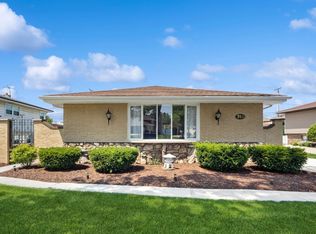 748 N Michigan St, Elmhurst, IL 60126