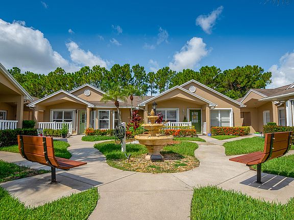 3rd image of 601 NW San Remo Circle