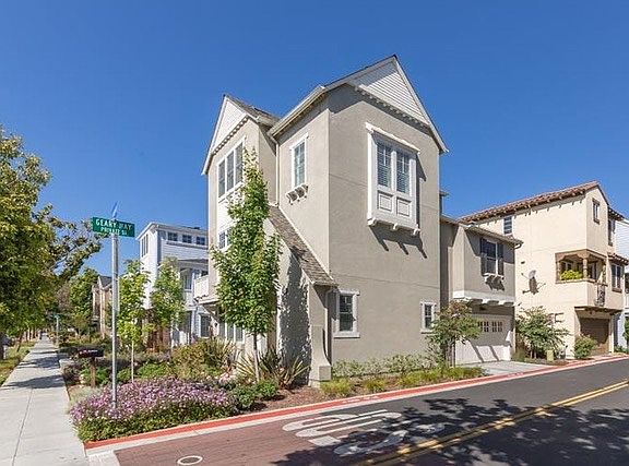 3rd image of 150 Calderon Ave