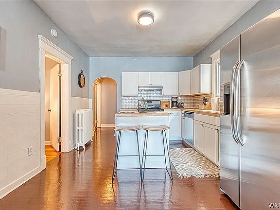 4th image of 338 Richmond Ave #2