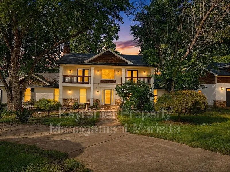 5 bed, 4.0 bath, 5563 sqft, $5,995 — Photo 1