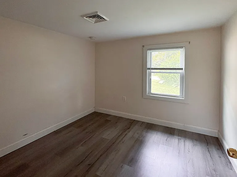 327A Palmer Ave — Photo 8