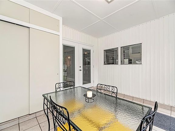 3rd image of 307 Pinewood Ave