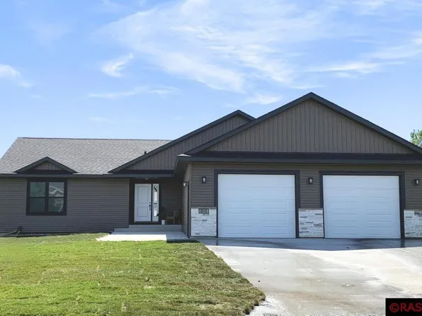 615 SE Birchwood Pl, Owatonna, MN 55060