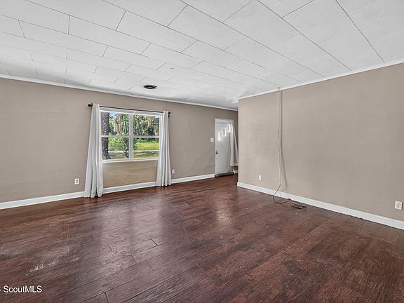 5th image of 800 Richmond Ave