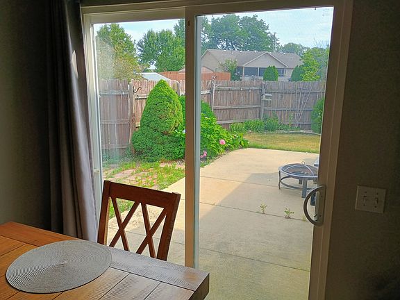 Dining area into private patio