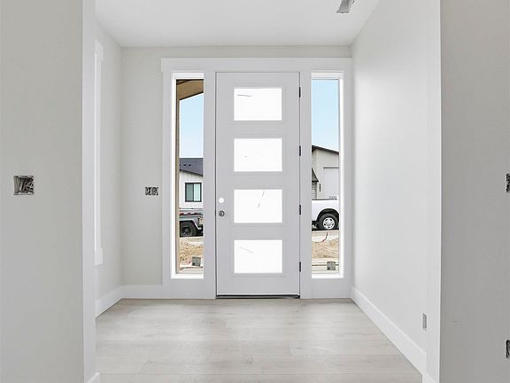 2nd image of 2324 Lariat Ln