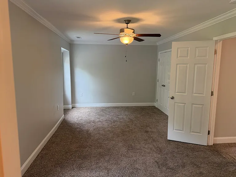 406 Vanguard St — Photo 20