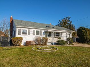 803 N Indiana Ave, Lindenhurst, NY 11757