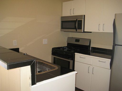 2nd image of 4715 Harmon Ave APT 206