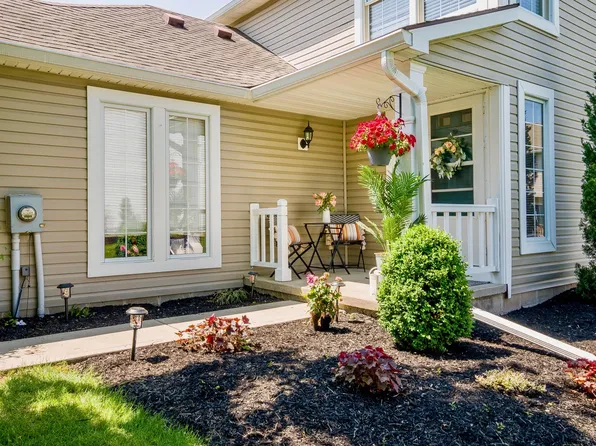 41 Camberley Pl, Penfield, NY 14526