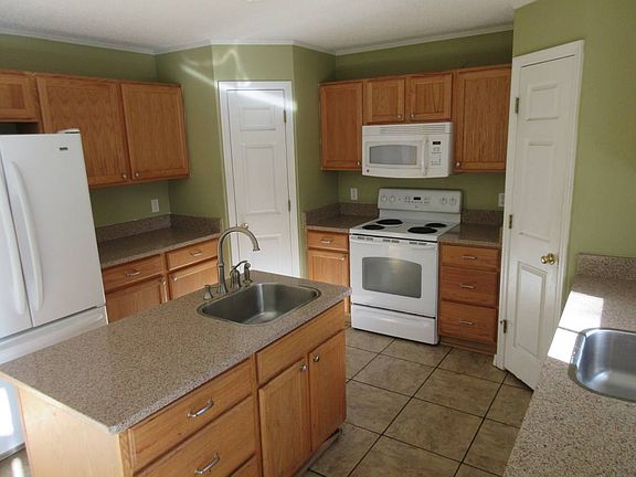 3rd image of 7891 N Galena Ave