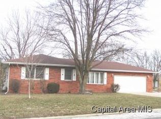 1210 W Jefferson St, Auburn, IL 62615