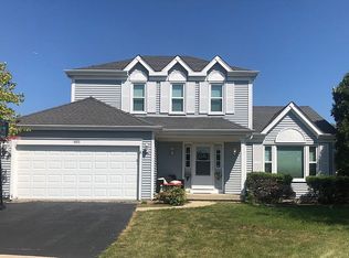 885 Napa St, Carol Stream, IL 60188