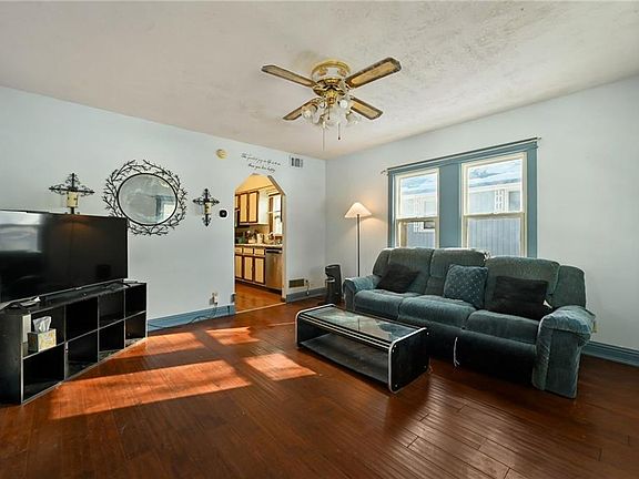 5th image of 3821 N Jackson Ave