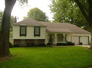 7205 Edgewood Blvd, Shawnee, KS 66203