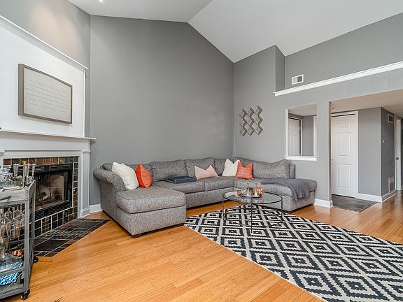5th image of 6740 180th St APT 2W