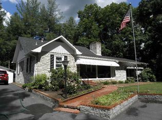 201 Bluestone Rd, Mount Hope, WV 25880