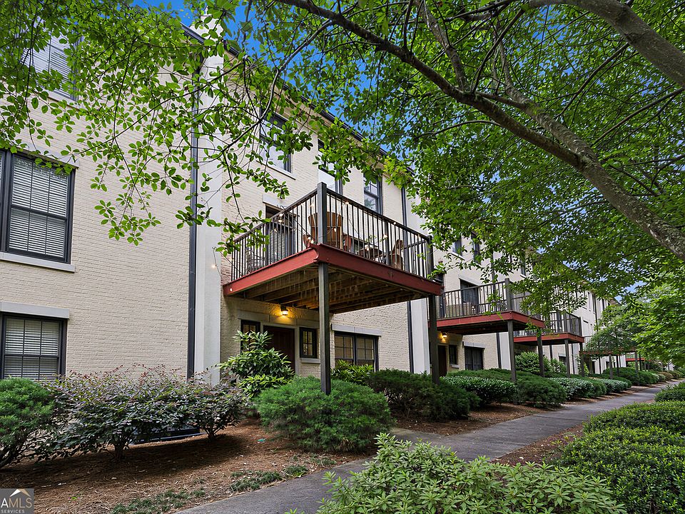 1st image of 114 Knob Hills Cir