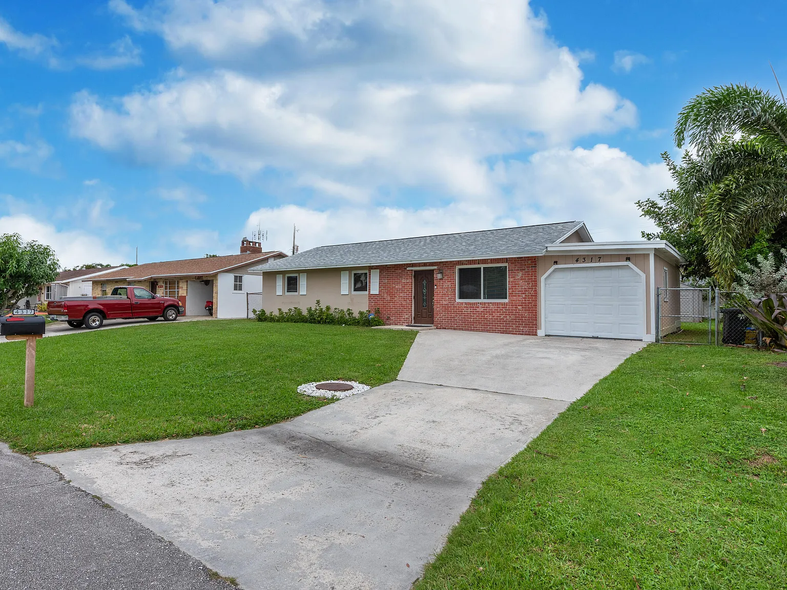 3 bed, 2.0 bath, 1232 sqft, $3,300 — Photo 2