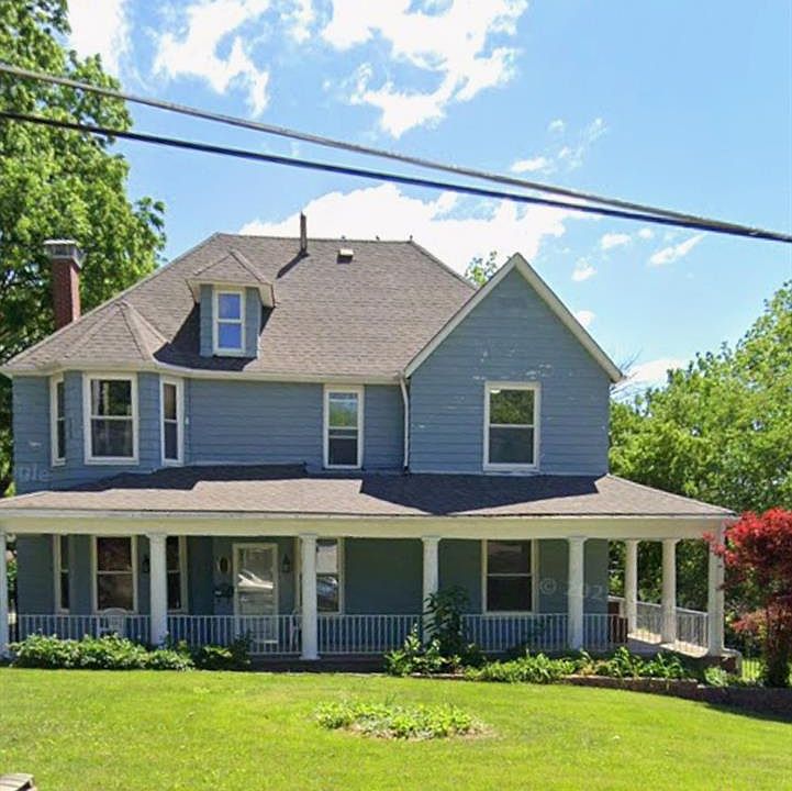 1st image of 224 S Hartnett Ave