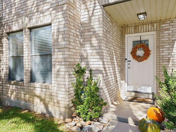 4th image of 2311 Gold Holly Pl