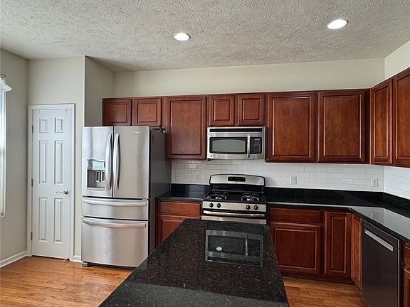 4th image of 393 Caleb Dr