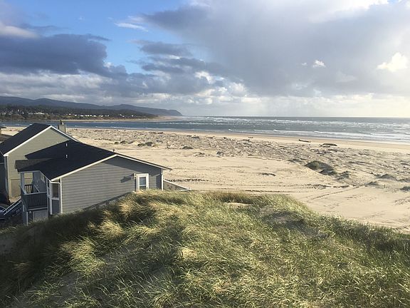 3rd image of 202 NW Oceania Dr