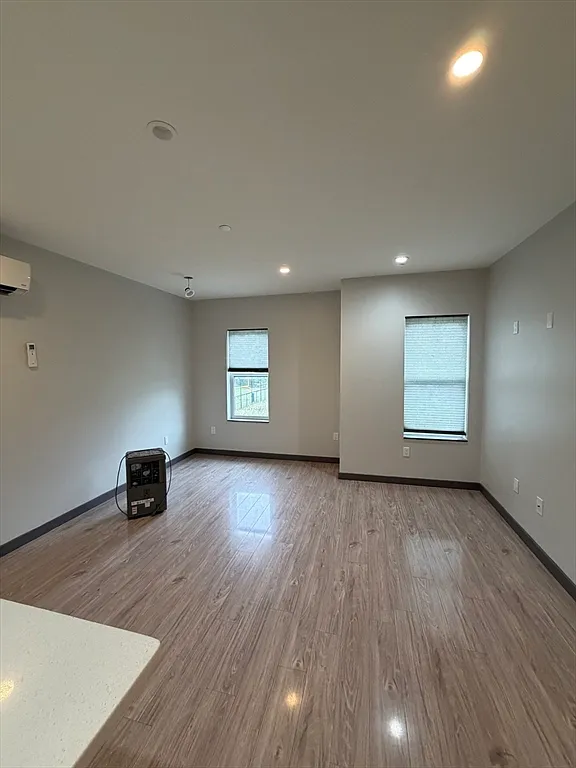 2 bed, 2.0 bath, 888 sqft, $2,283 — Photo 2