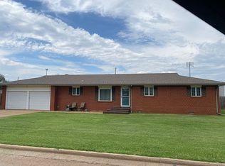 619 E 8th St, Cherokee, OK 73728