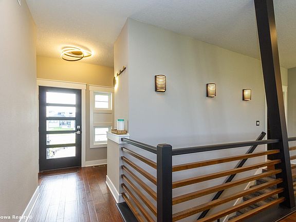 3rd image of 3004 Fieldstone Ct SE