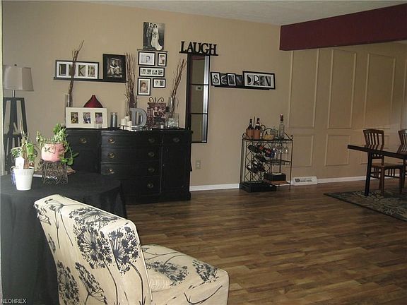 3rd image of 12202 Padua Dr E