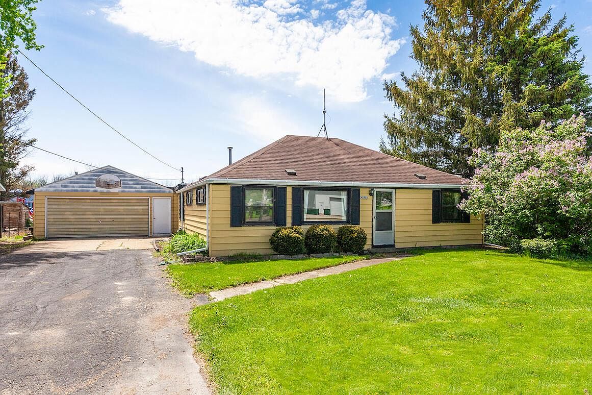 W2521 Oak STREET, Ashippun, WI 53003 Zillow