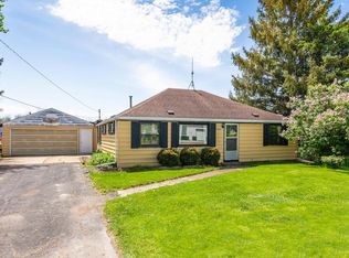 W2521 Oak St, Ashippun, WI 53003