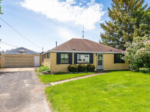 W2521 Oak STREET, Ashippun, WI 53003