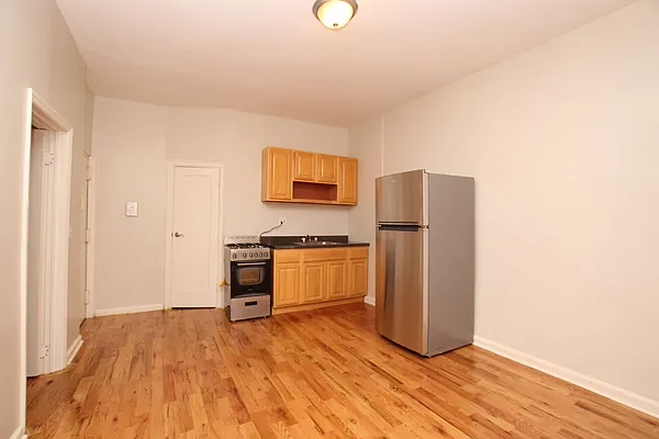 Rented by Nooklyn NYC LLC | media 18