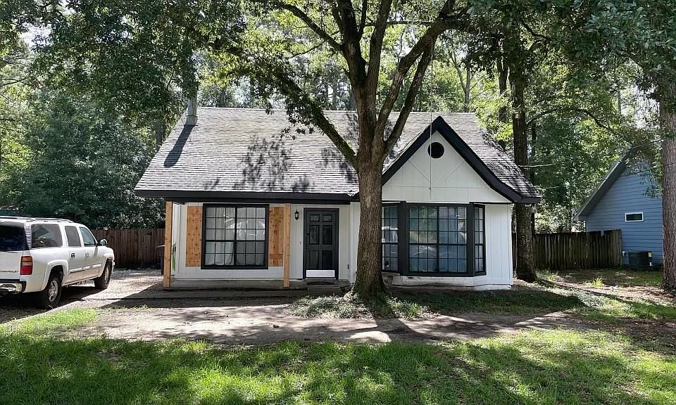 1st image of 71084 Shady Lake Dr