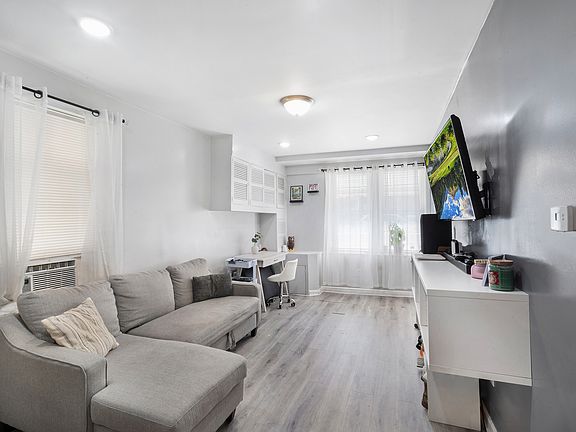 2nd image of 279 Belmont Ave Floor 1