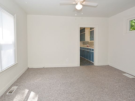 5th image of 211 W Emerson St