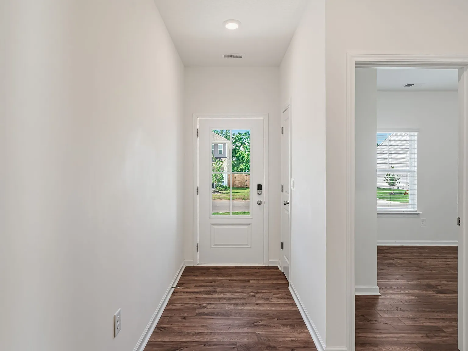 4 bed, 1497 sqft, $2,300 — Photo 3