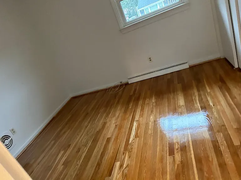 307 Crittenden Ln — Photo 11
