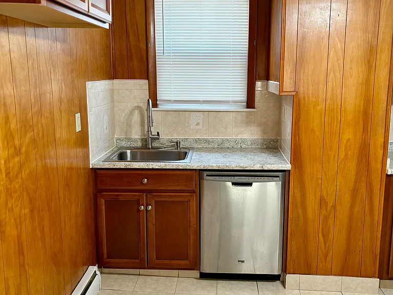 110 Marion St #1 — Photo 2