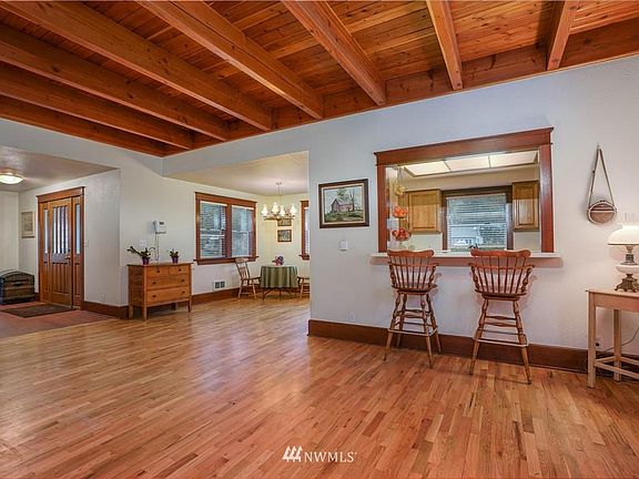 3rd image of 6221 57th Ave W