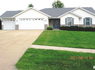 206 Sunrise Dr, Tipton, IA 52772