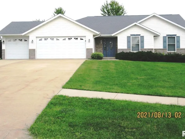 206 Sunrise Dr, Tipton, IA 52772